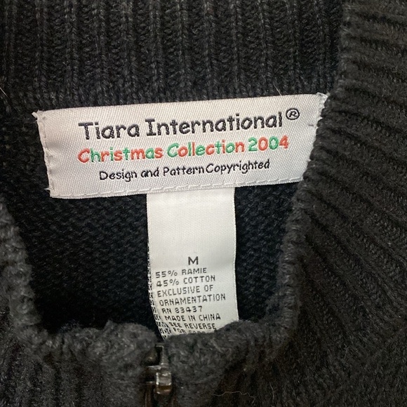 Vintage Tiara International Cardinal Print Christmas Sweater size Medium - Picture 3 of 5